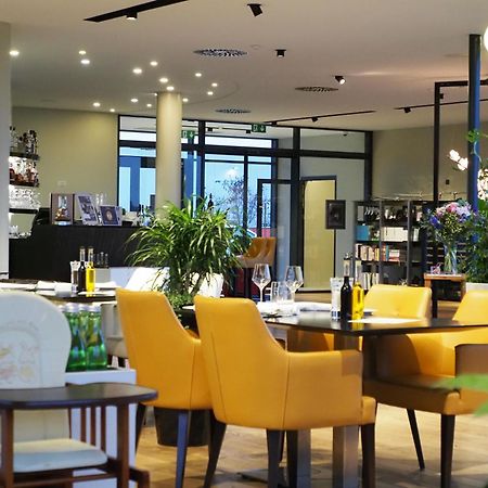 Mg Restaurace/Luxury Apartments Mladá Boleslav Eksteriør billede