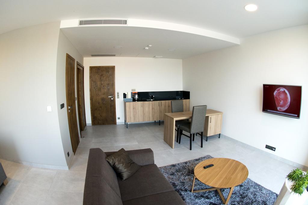 Mg Restaurace/Luxury Apartments Mladá Boleslav Eksteriør billede