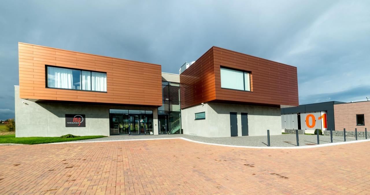 Mg Restaurace/Luxury Apartments Mladá Boleslav Eksteriør billede